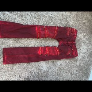 Uniquely styled and best selling Robin’s